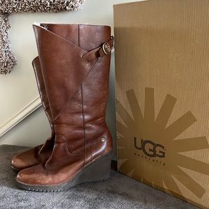 Ugg wedge Corinth knee boots! Sherpa lined in excellent condition size 7